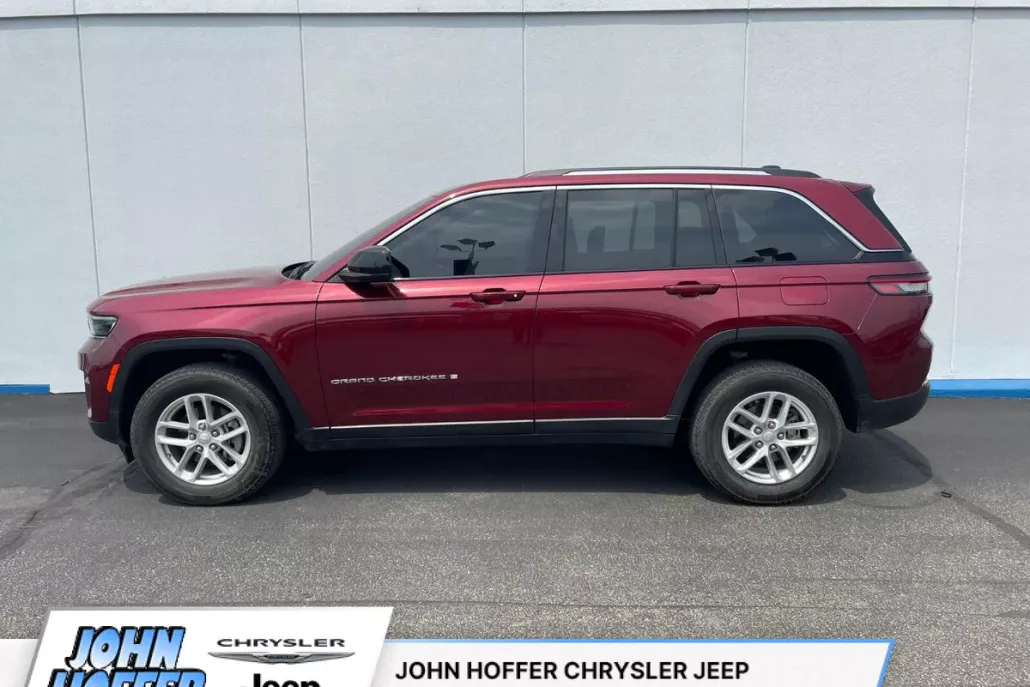 2023 Jeep Grand Cherokee Laredo X photo 1
