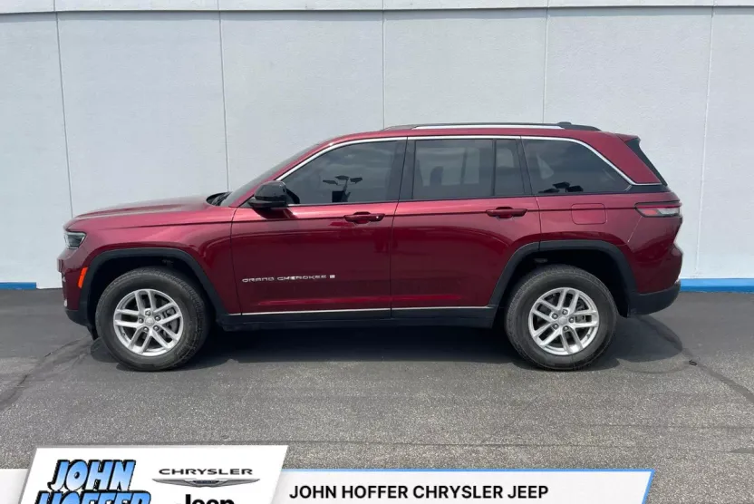 2023 Jeep Grand Cherokee Laredo X photo 1