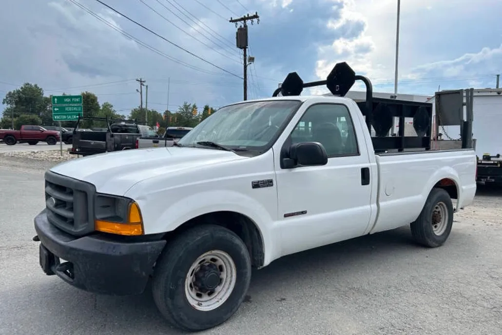 2000 Ford F-250 XL photo 1