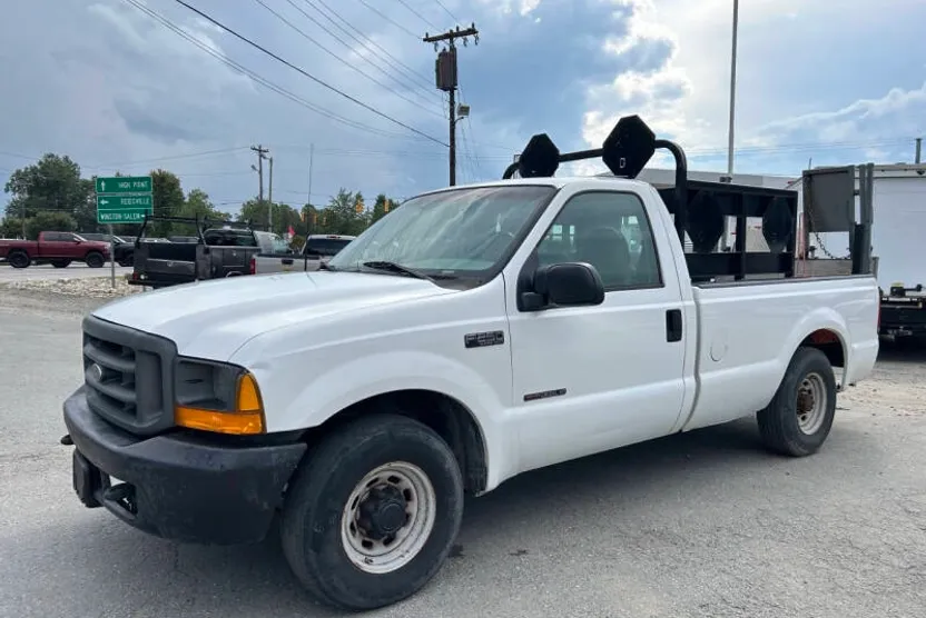 2000 Ford F-250 XL photo 1