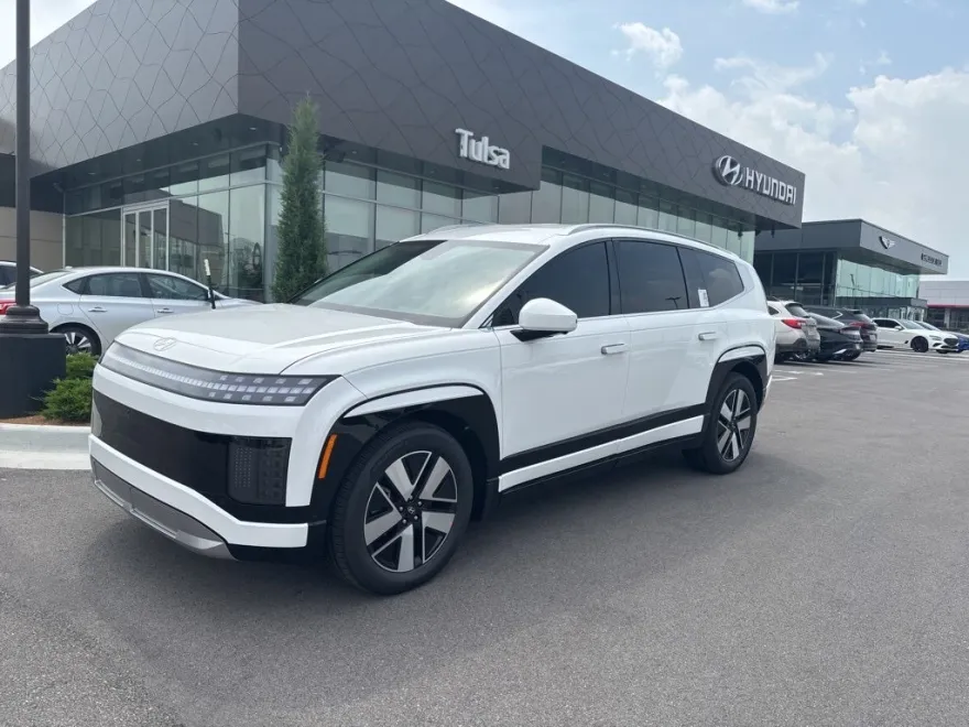2026 Hyundai Ioniq SEL photo 1