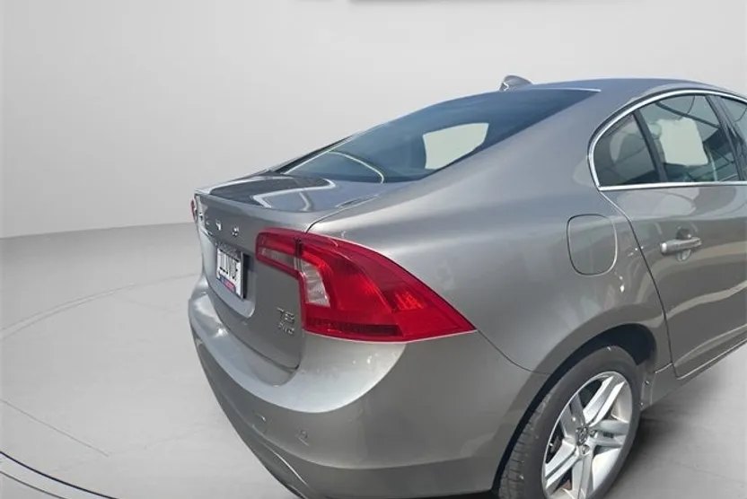 2015 Volvo S60 T5 Premier photo 1