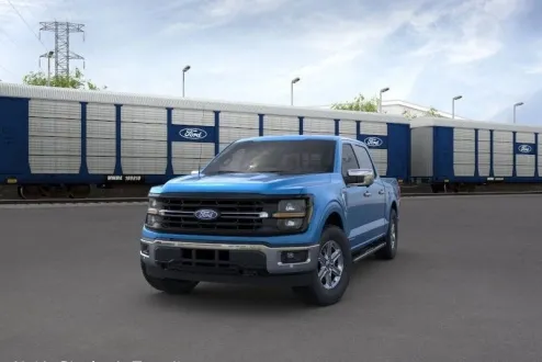 2025 Ford F-150 XLT photo 2