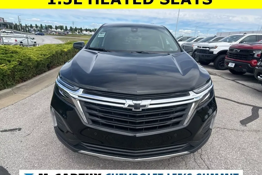 2023 Chevrolet Equinox LT photo 1
