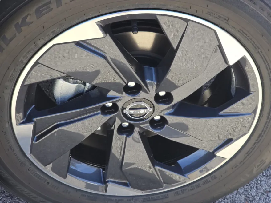2026 Nissan Rogue SV photo 1