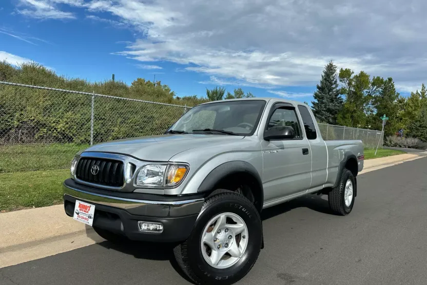 2001 Toyota Tacoma XtraCab 4x4 photo 1