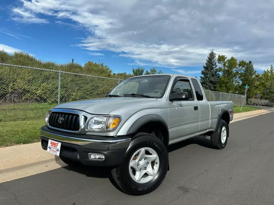 2001 Toyota Tacoma XtraCab 4x4 photo 1