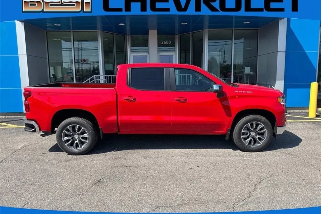 2025 Chevrolet Silverado 1500 LT photo 1