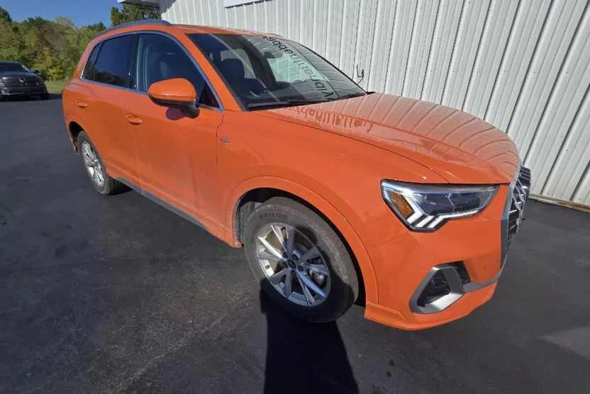 2023 Audi Q3 S line Premium photo 1