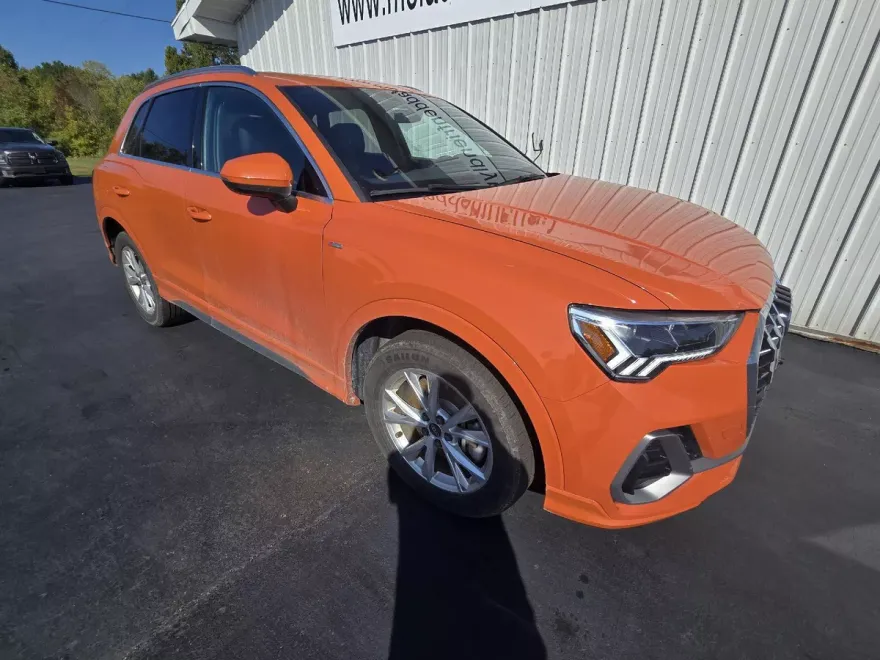 2023 Audi Q3 S line Premium photo 1