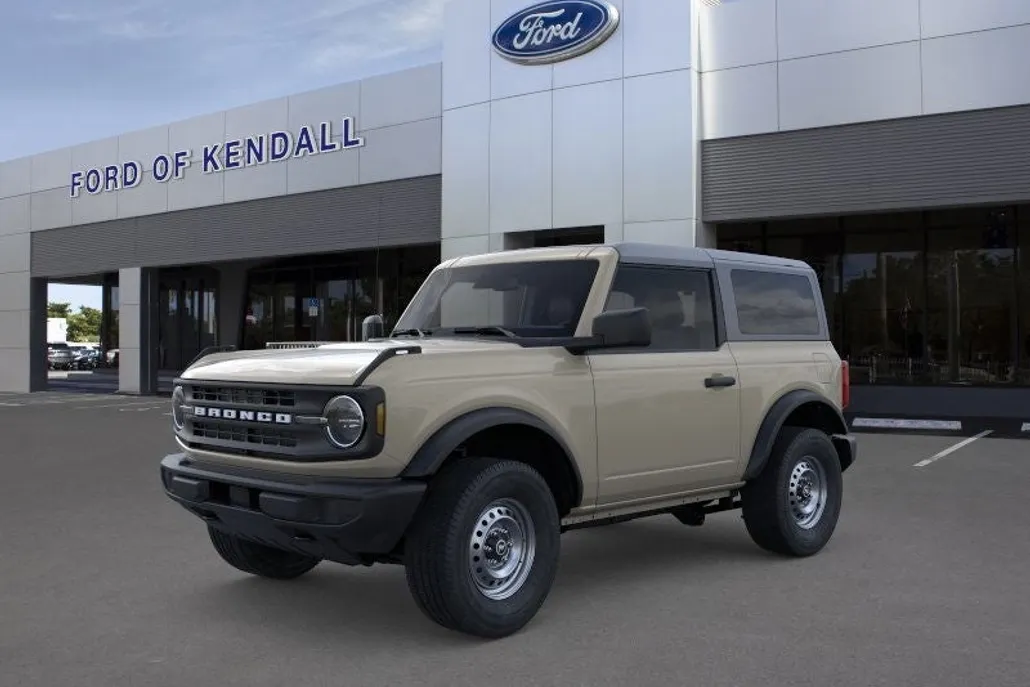 2025 Ford Bronco Base photo 1