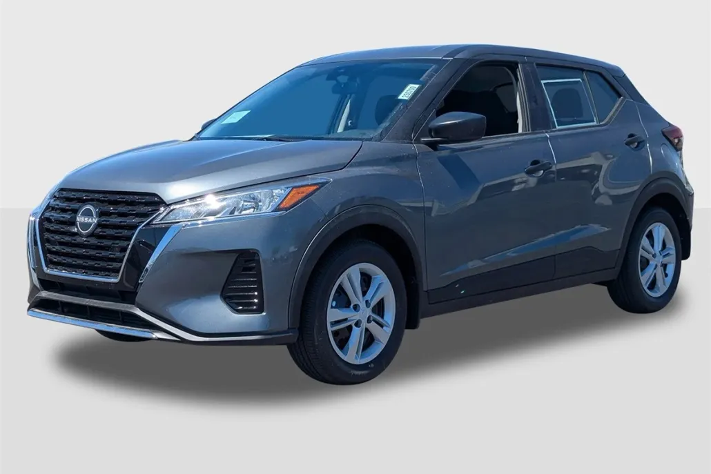 2025 Nissan Kicks Play S photo 1
