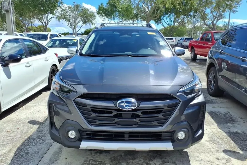 2024 Subaru Outback Touring photo 1