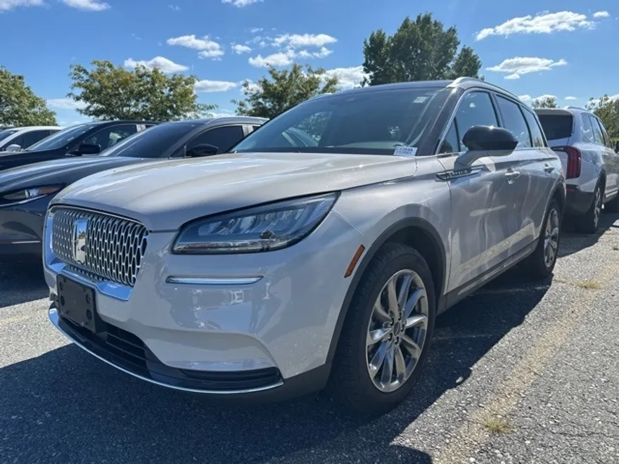 2022 Lincoln Corsair Standard photo 1