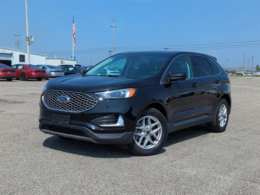 2024 Ford Edge SEL photo 1