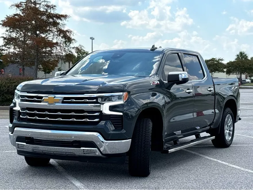 2025 Chevrolet Silverado 1500 LTZ photo 1