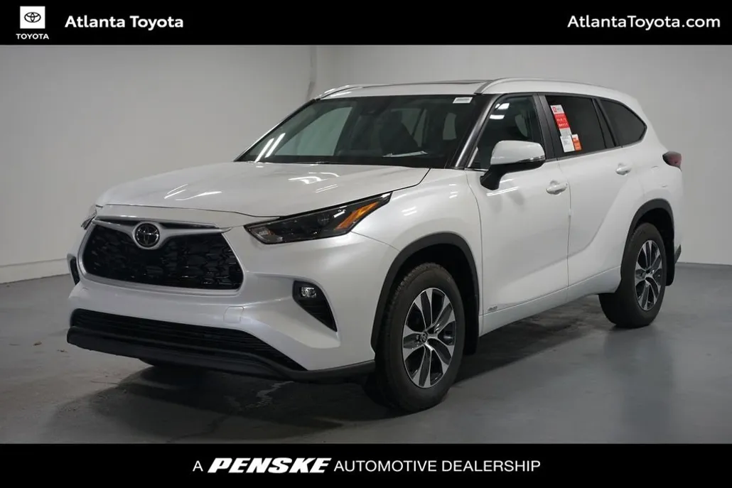 2025 Toyota Highlander XLE Limited photo 1