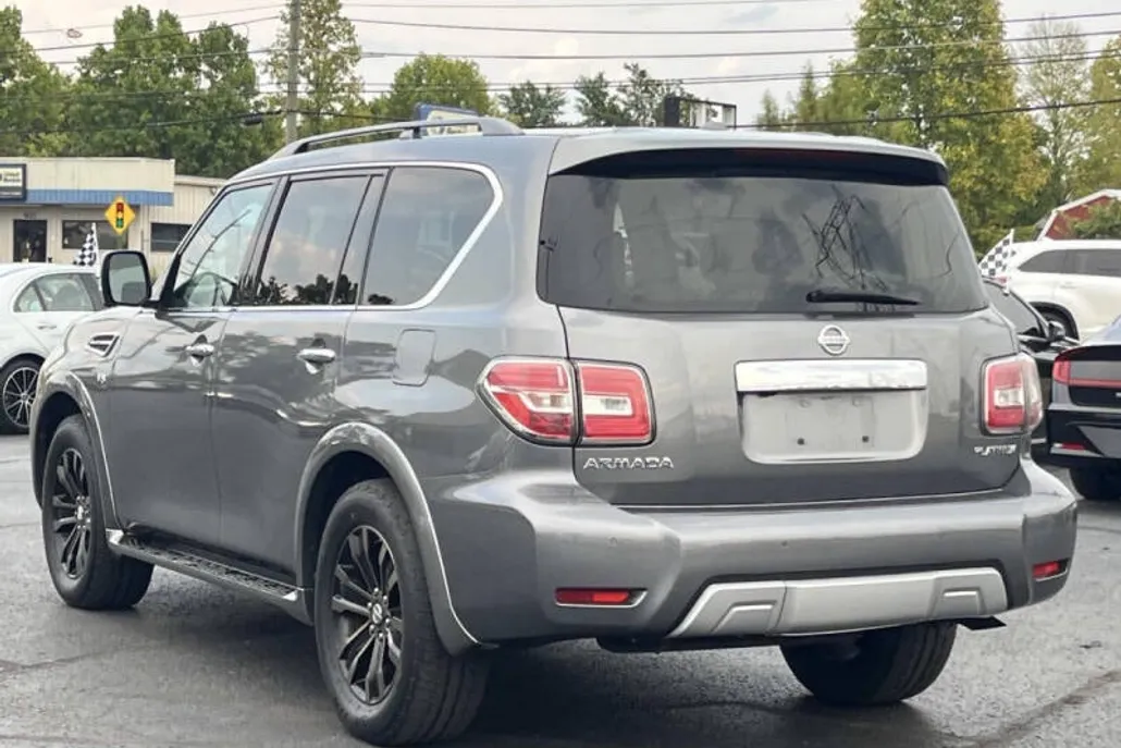 2017 Nissan Armada Platinum photo 1