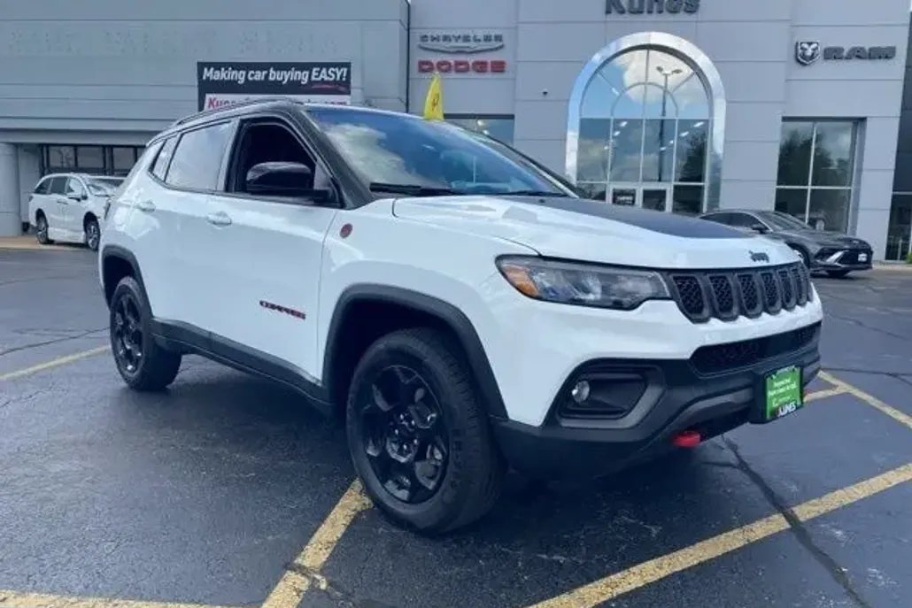 2023 Jeep Compass Trailhawk photo 1
