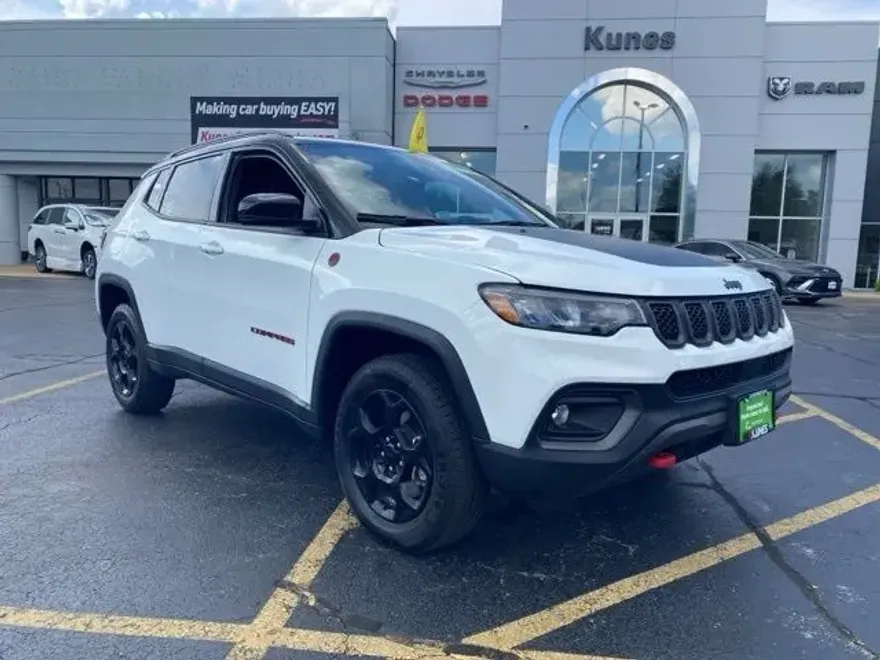 2023 Jeep Compass Trailhawk photo 1