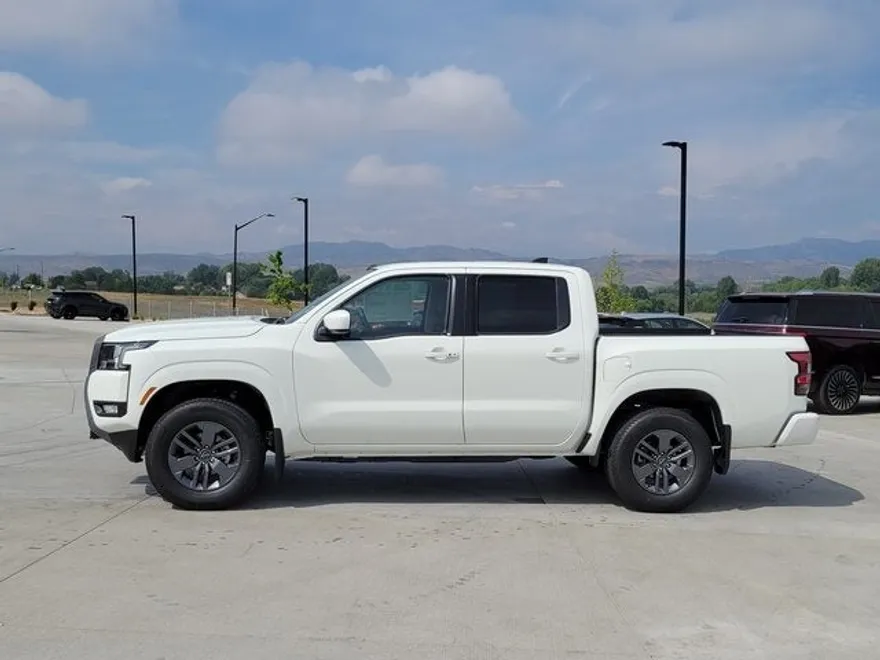 2025 Nissan Frontier SV photo 1