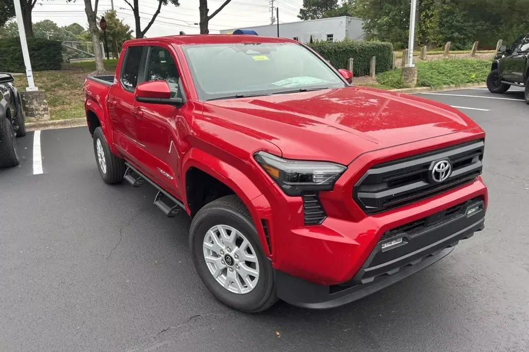 2025 Toyota Tacoma SR5 photo 1