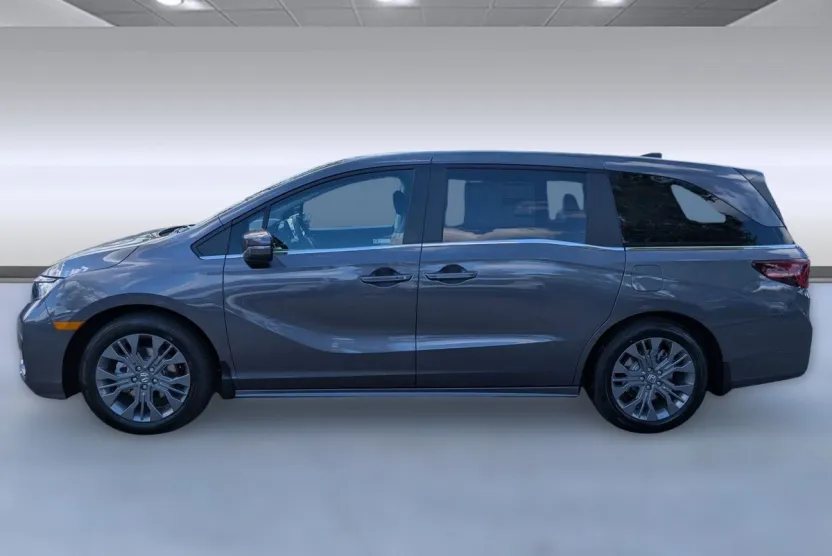 2026 Honda Odyssey Touring photo 1