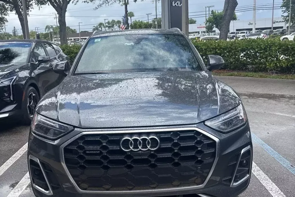 2022 Audi Q5 45 S line Premium photo 1