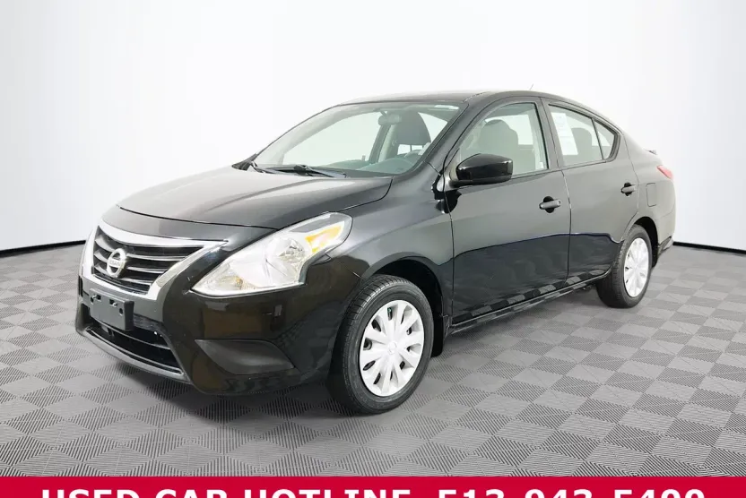2018 Nissan Versa Sedan Plus photo 1