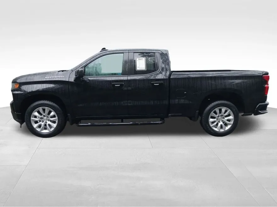 2019 Chevrolet Silverado 1500 Custom photo 1