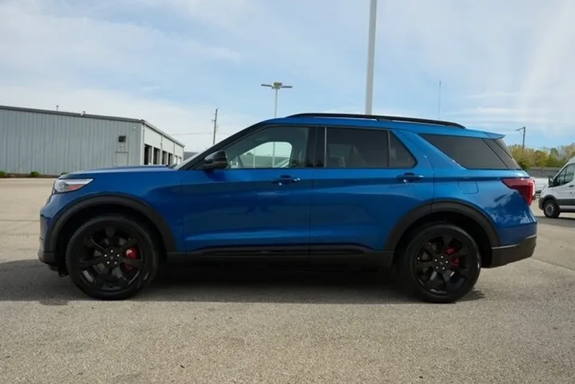 2020 Ford Explorer ST photo 1