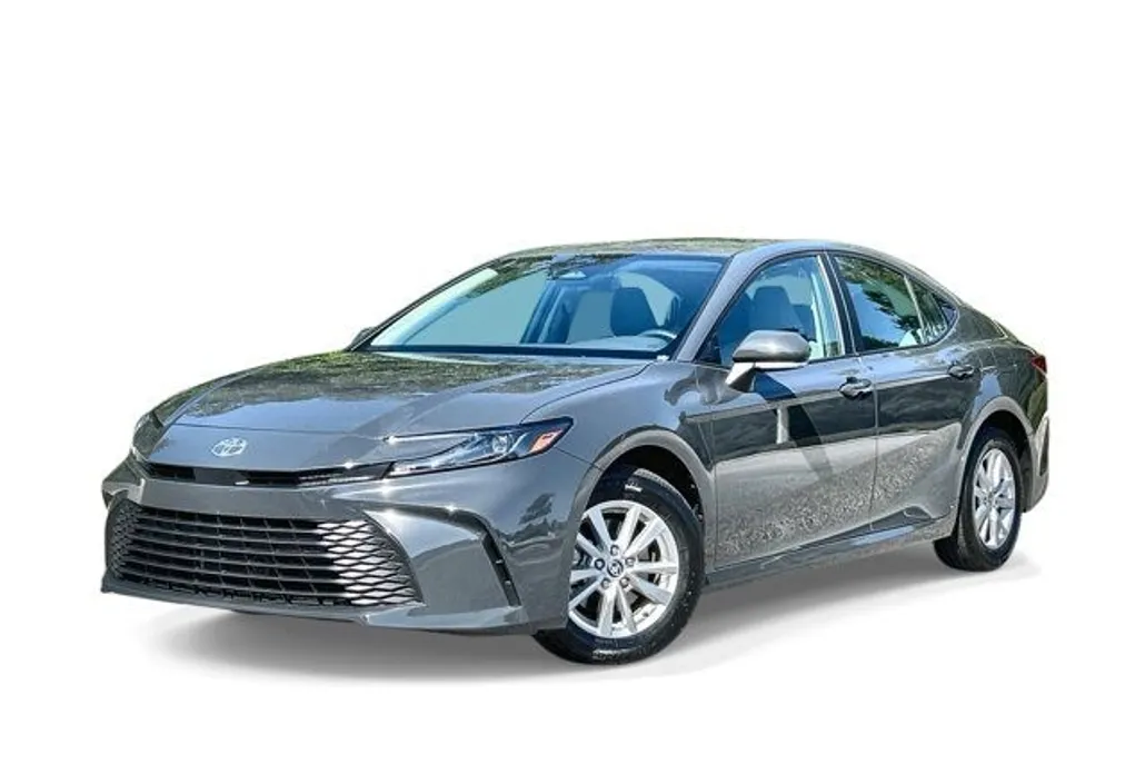 2025 Toyota Camry LE photo 1
