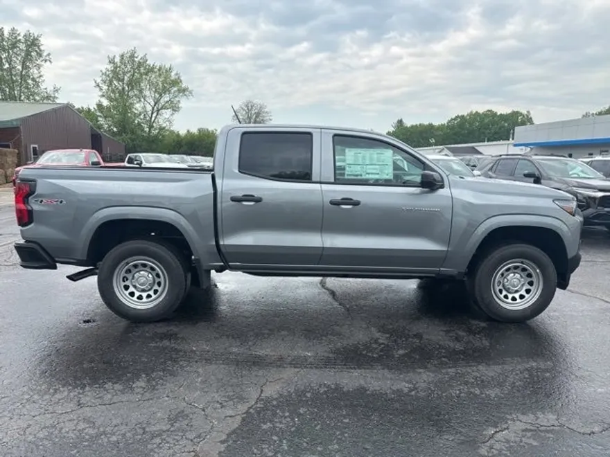 2025 Chevrolet Colorado LT photo 1
