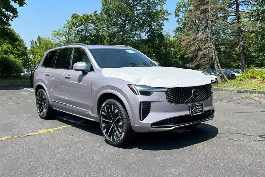 2026 Volvo XC90 Plus photo 1