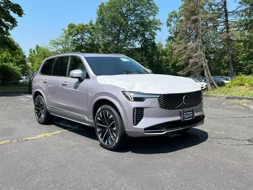 2026 Volvo XC90 Plus photo 1