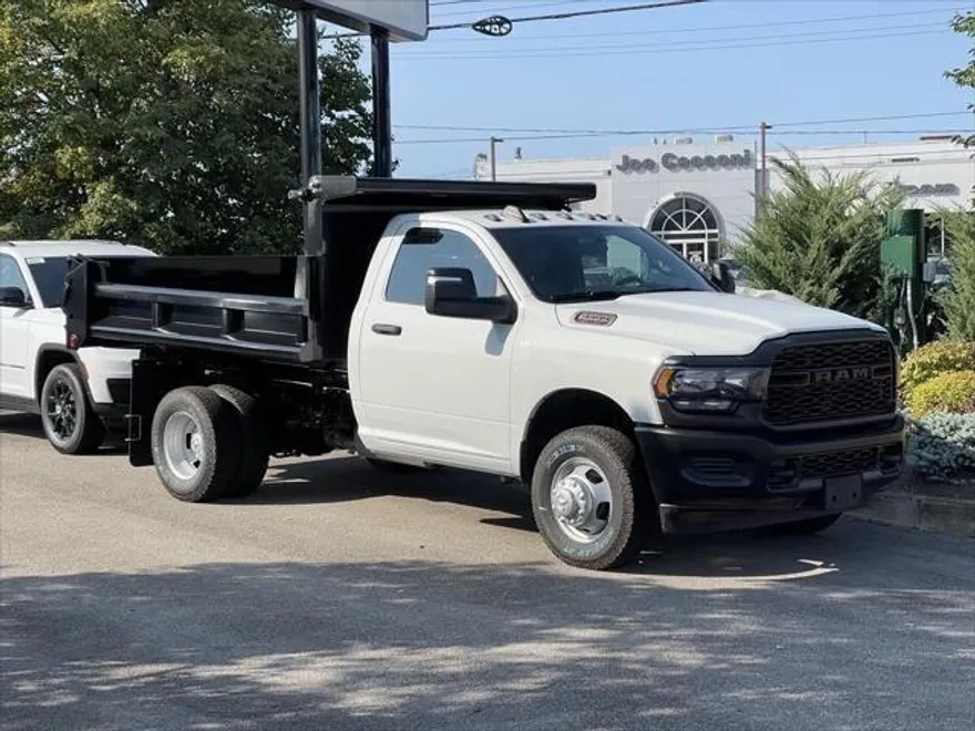 2024 Ram 3500 Tradesman photo 1