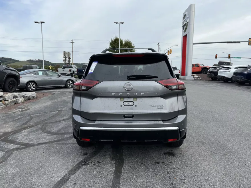 2026 Nissan Rogue Platinum photo 1
