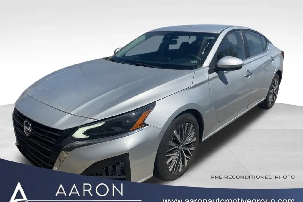 2023 Nissan Altima 2.5 SV photo 1
