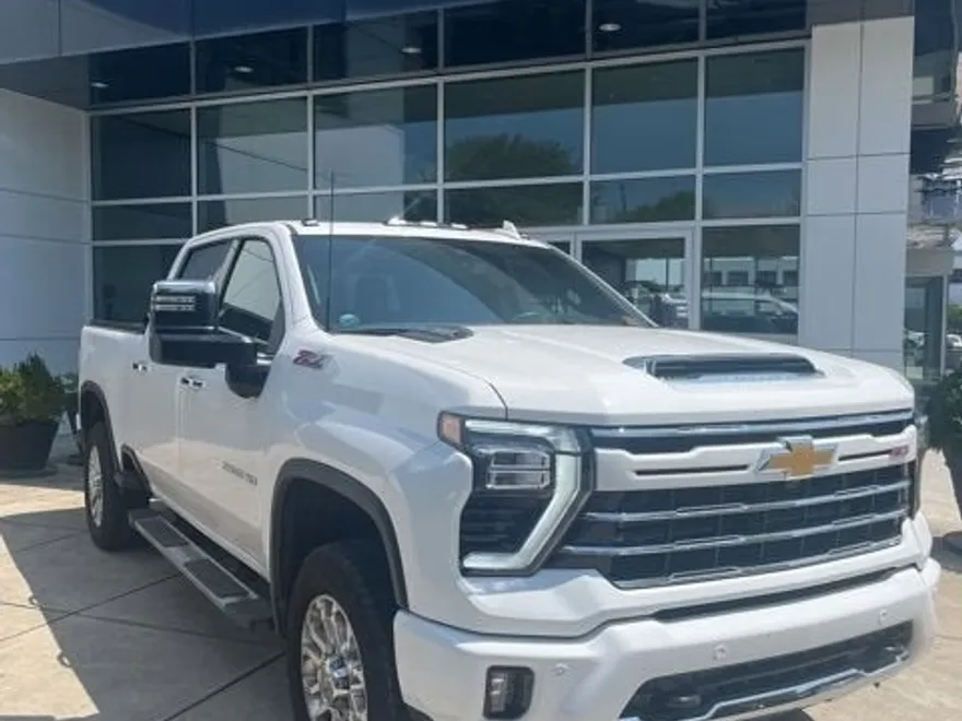 2025 Chevrolet Silverado 2500HD LTZ photo 1