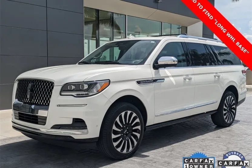 2024 Lincoln Navigator Black Label photo 1