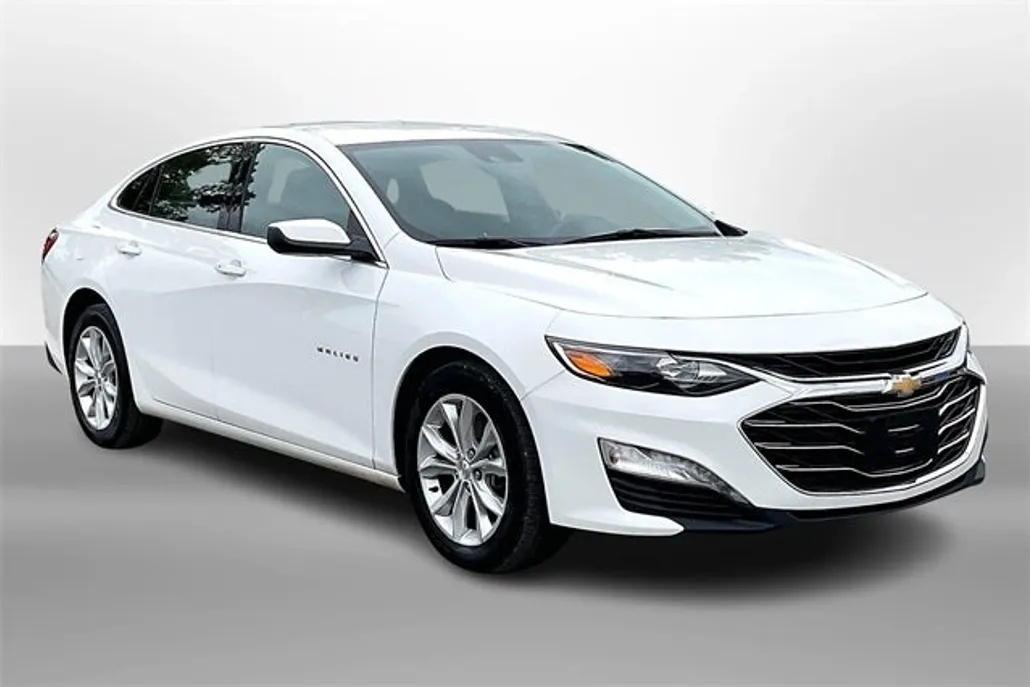 2024 Chevrolet Malibu 1LT photo 1