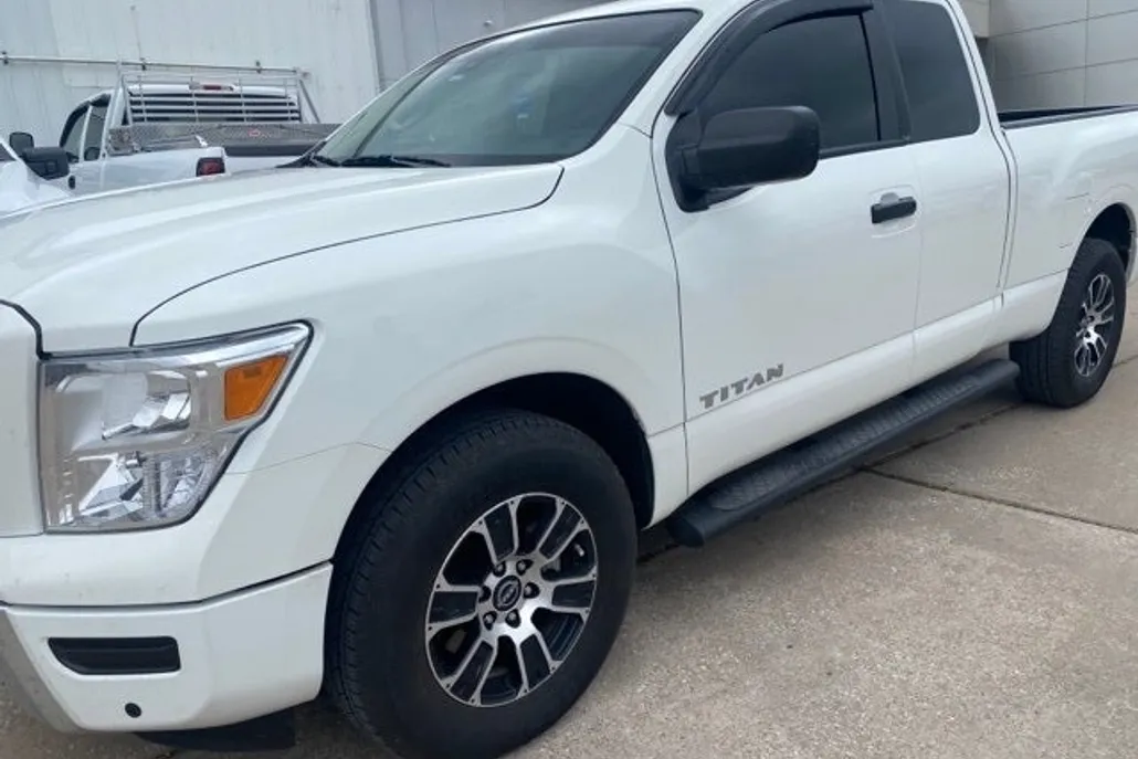 2024 Nissan Titan SV photo 1