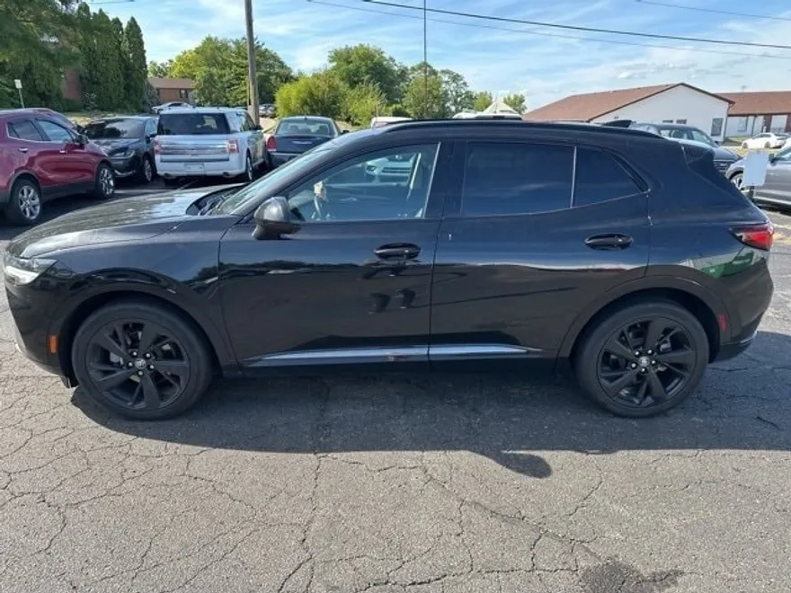 2022 Buick Envision Essence photo 1