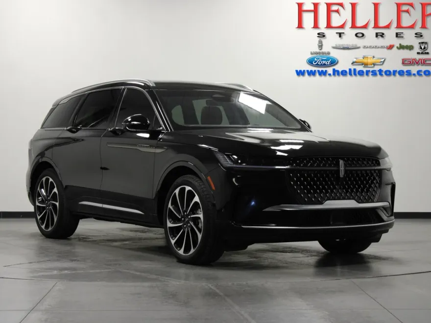 2024 Lincoln Nautilus Black Label photo 1