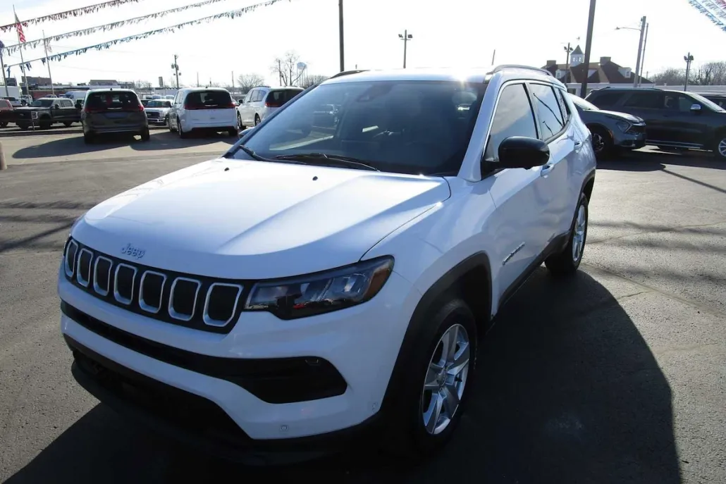 2022 Jeep Compass Latitude photo 1
