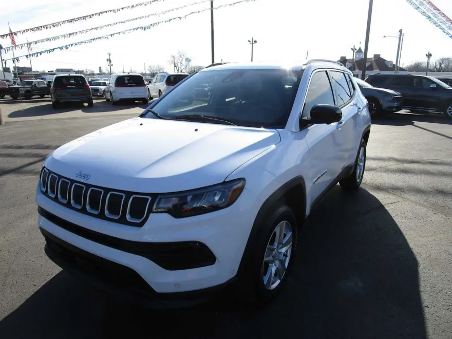 2022 Jeep Compass Latitude photo 1