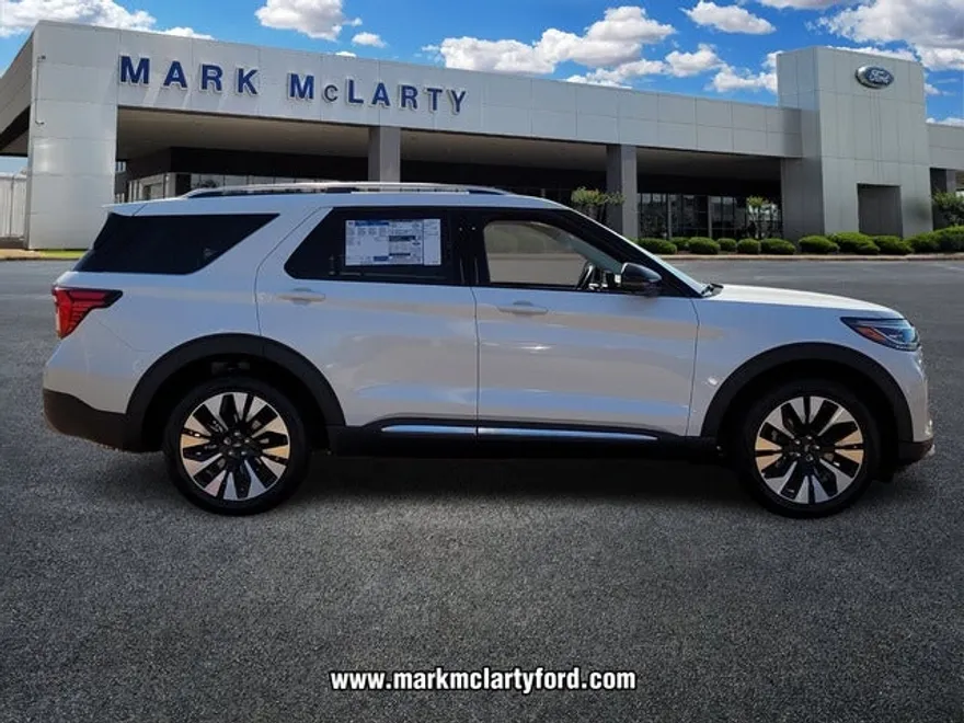2025 Ford Explorer Platinum photo 1