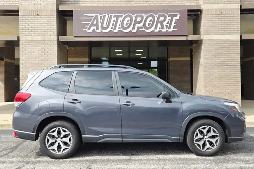2020 Subaru Forester Premium photo 1