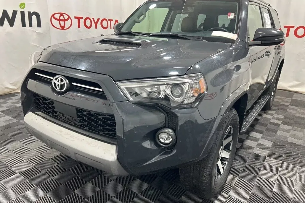 2024 Toyota 4Runner TRD Off-Road Premium photo 1