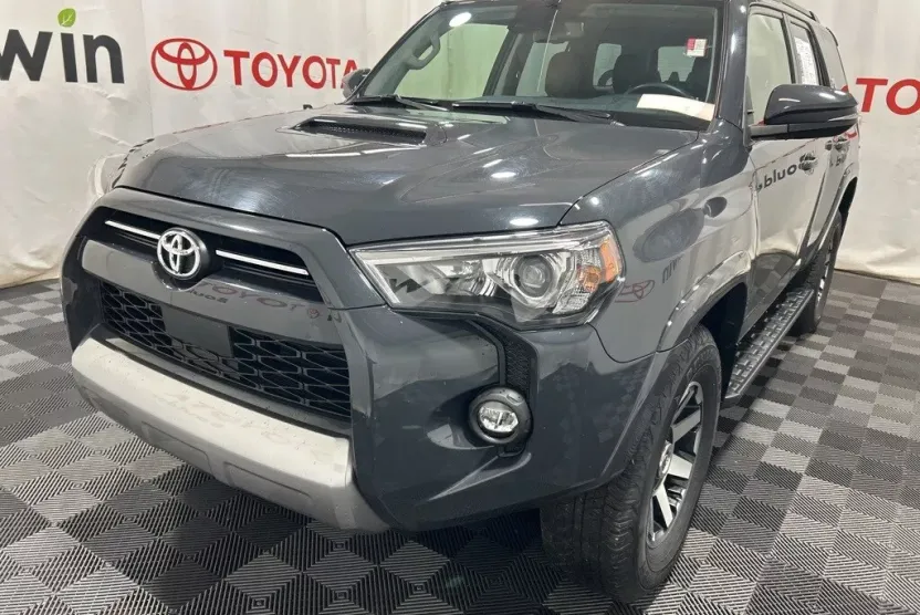 2024 Toyota 4Runner TRD Off-Road Premium photo 1